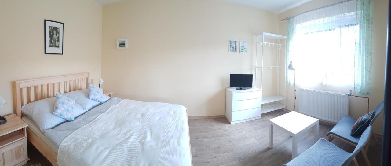 Apartment Arnika Korenov Exterior photo